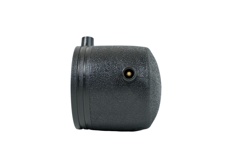Come sono progettati gli elementi riscaldanti elettrici all'interno di END CAP per garantire che il calore possa essere trasferito ai materiali HDPE in modo uniforme ed efficiente?