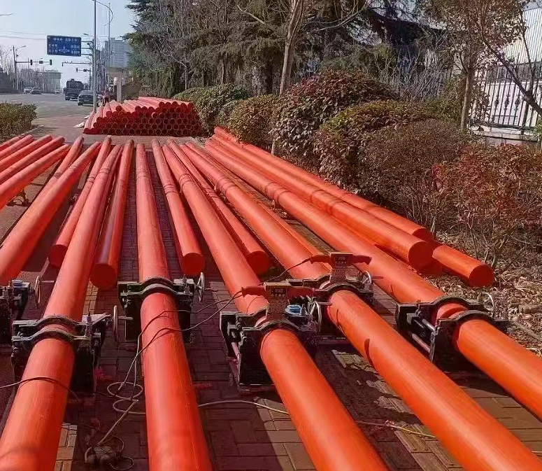 Nozioni di base sugli impianti idraulici in PVC: come tagliare, unire e testare la pressione sui tubi in PVC senza perdite